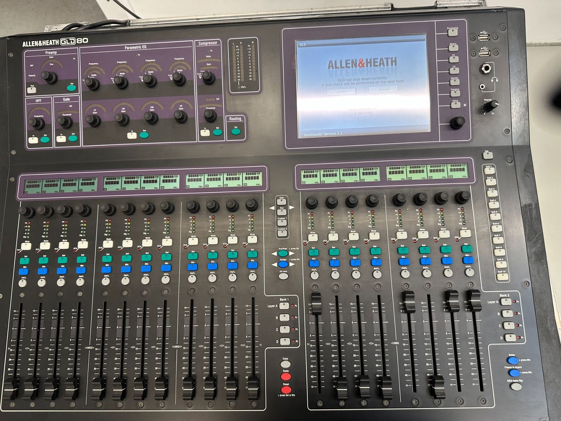 Allen & Heath Platines de mixage: Allen & Heath GLD80 inkl. Case – D'occasion à Langenthal par Ursmuell 2