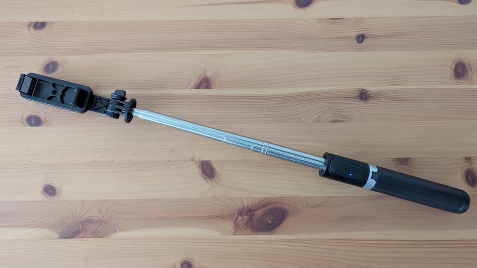 Treppiedi & Teste: TOKQI Selfiestick Tripod mit Bluetooth, – Usato da Lausanne venduto da AufLiebesehen 4