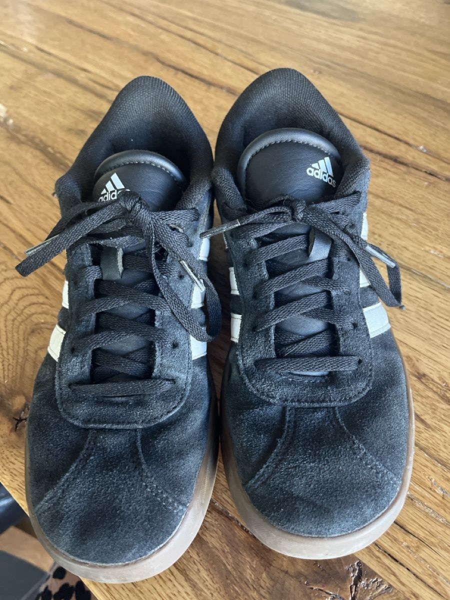 Adidas Schuhe für Jungen: Adidas Sneakers Gr 38 – Gebraucht aus Detligen von Carina_1981 1
