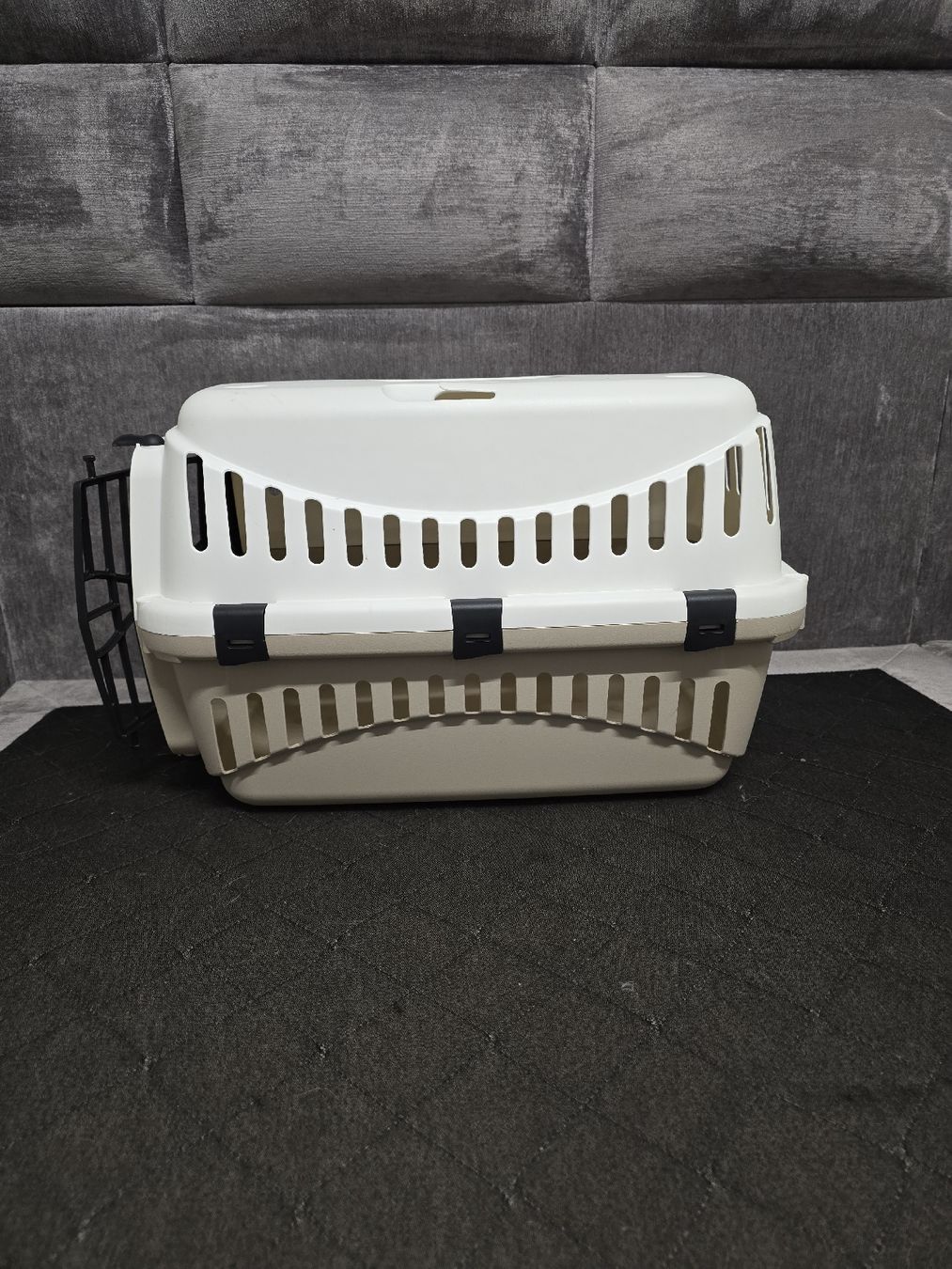 Gabbie, trasporto & Sicurezza: Katzen/Hunde Transportbox  – Usato da Salez venduto da Nellmm 2