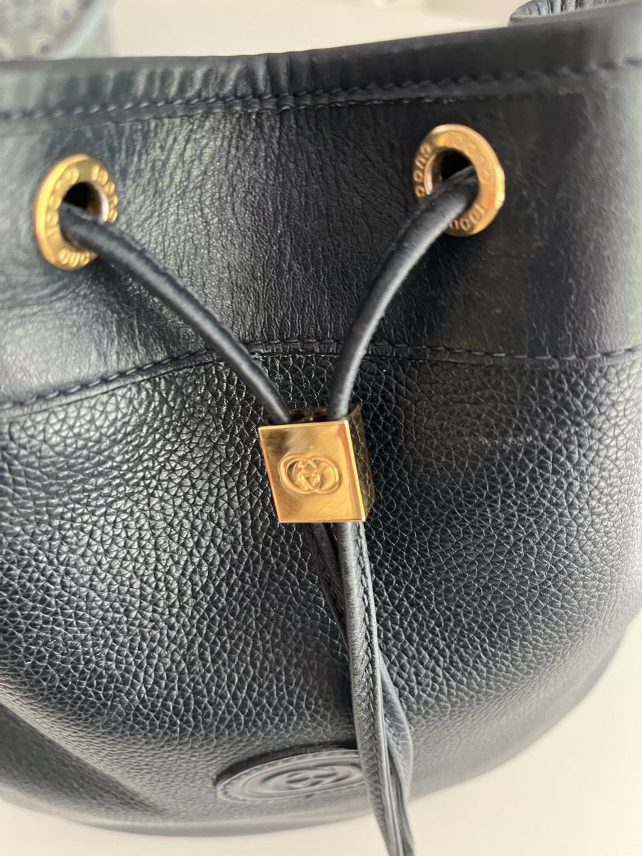 Gucci Borse: Gucci Vintage Navy Bucket Bag – Usato da Männedorf venduto da Helenanne 6