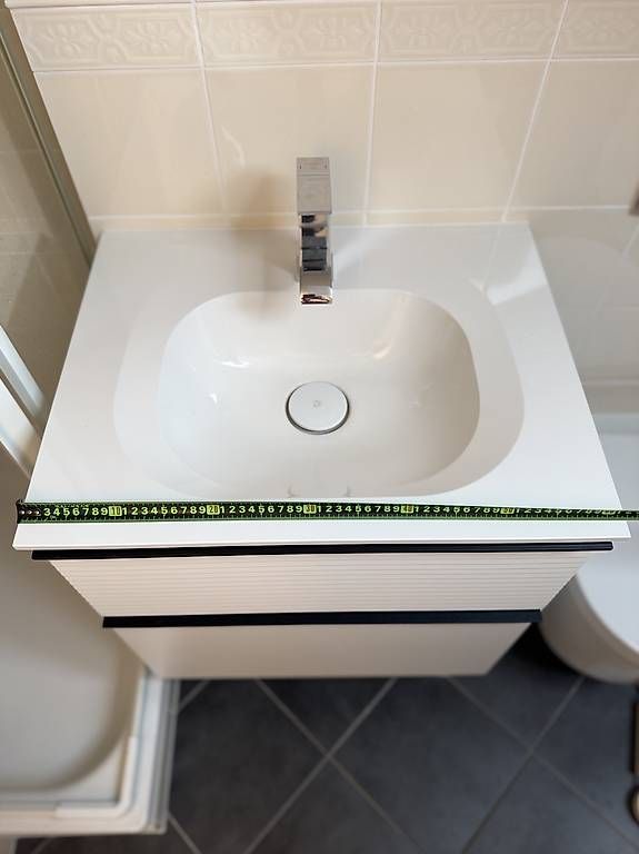 Mobili per bagno: Badmöbel mit Waschtisch und Mischbatterie – Usato da Zollikerberg venduto da Tarron 1