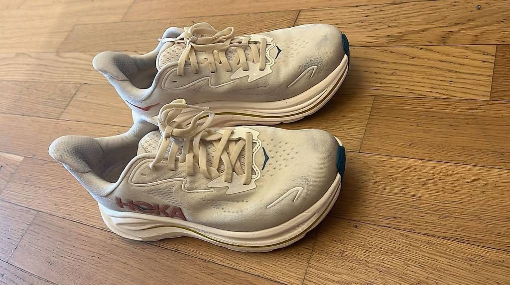 Scarpe da donna: Hoka Damenlaufschuh Gr. 39 – Usato da Solothurn venduto da maevren 2