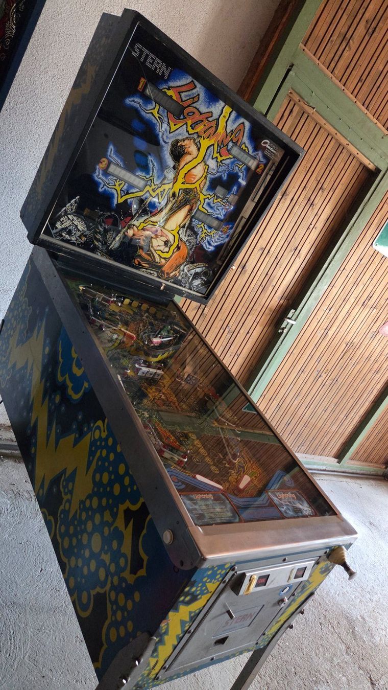 Stern Pinball Flipperkästen: Flipper "Lightning" Stern – Gebraucht aus Ettenhausen TG von elgravuro 6