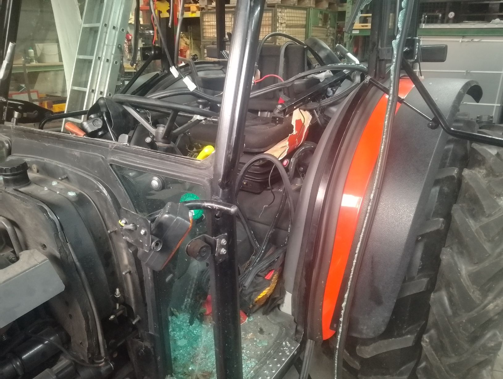 Carraro Trattori: Carraro Agriplus 75-4 Unfall!!! – Difettoso da Wittenbach venduto da bruggis44 6