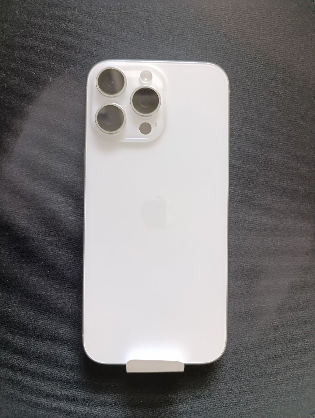 Apple Telefoni cellulari / Smartphones: iPhone 16 Pro Max NEU  – Nuovo (secondo la descrizione) da Aarburg venduto da kor_zmw5 1