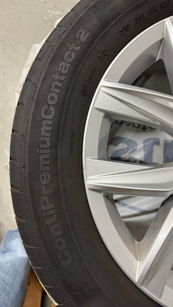 Continental Pneumatici & Ruote complete: Continental PremiumContact 2 Reifen – Usato da Spreitenbach venduto da nic_9jdl