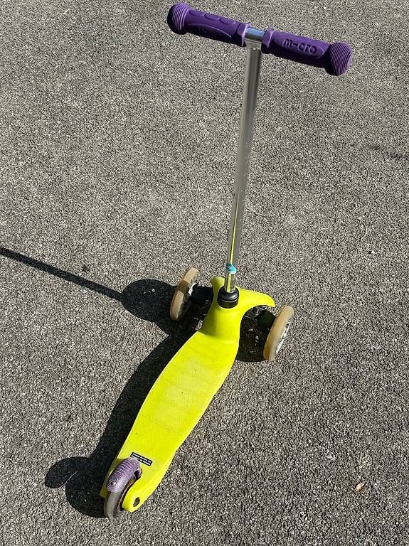 Micro Kickboard: Mini-Micro Trottinette mit LED Räder – Usato da Bäch SZ venduto da MonaBe 1