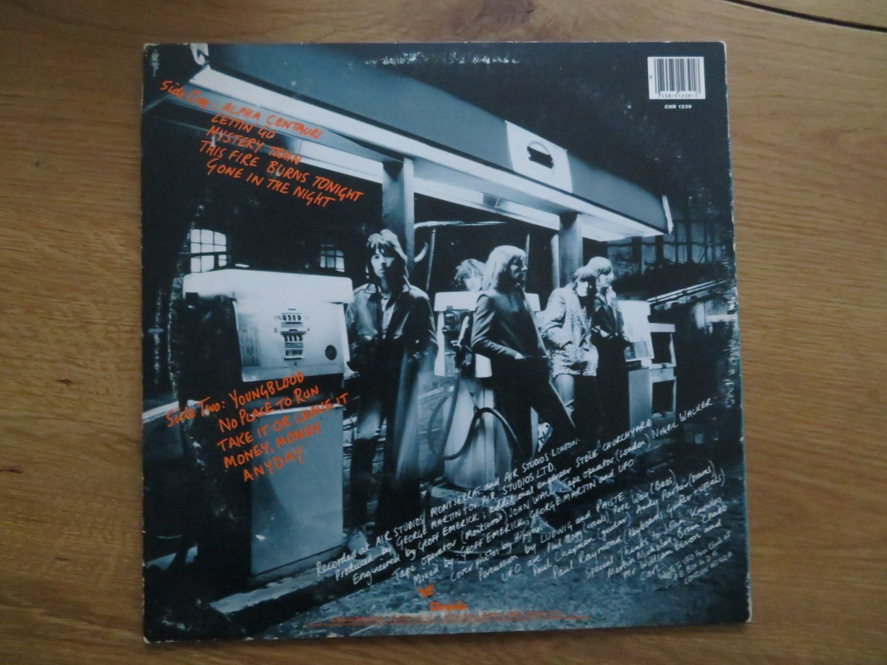 Dischi in vinile: UFO NO PLACE TO RUN – Nuovo (secondo la descrizione) da Zürich venduto da max_cp5f 1