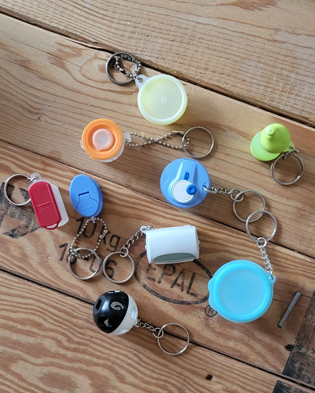 Portachiavi: 9 Mini-Tupperware Schlüssel-Anhänger – Nuovo (secondo la descrizione) da Kleindöttingen venduto da Mcyaya007