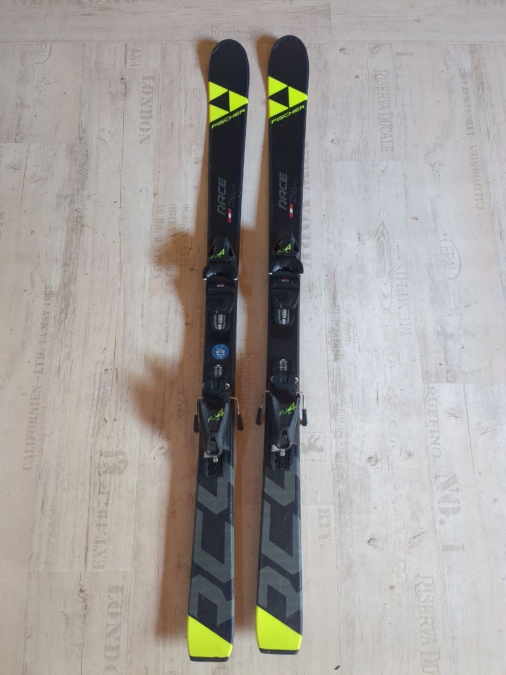 Fischer Skis: Kinder Ski Länge 140 – Gebraucht aus Büsingen von honey810