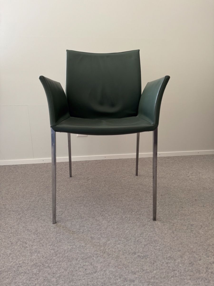 Zanotta Sedie: 4 Zanotta Sessel, der Design Klassiker! – Usato da Teufen AR venduto da thu_k28q 2