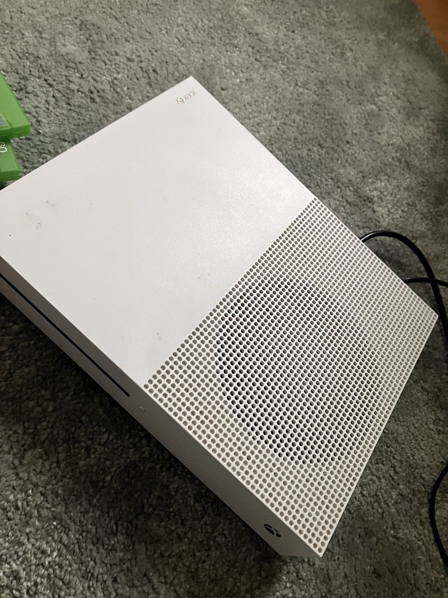 Microsoft Consoles: Xbox one s  – D'occasion à Zürich par mar_6686 2
