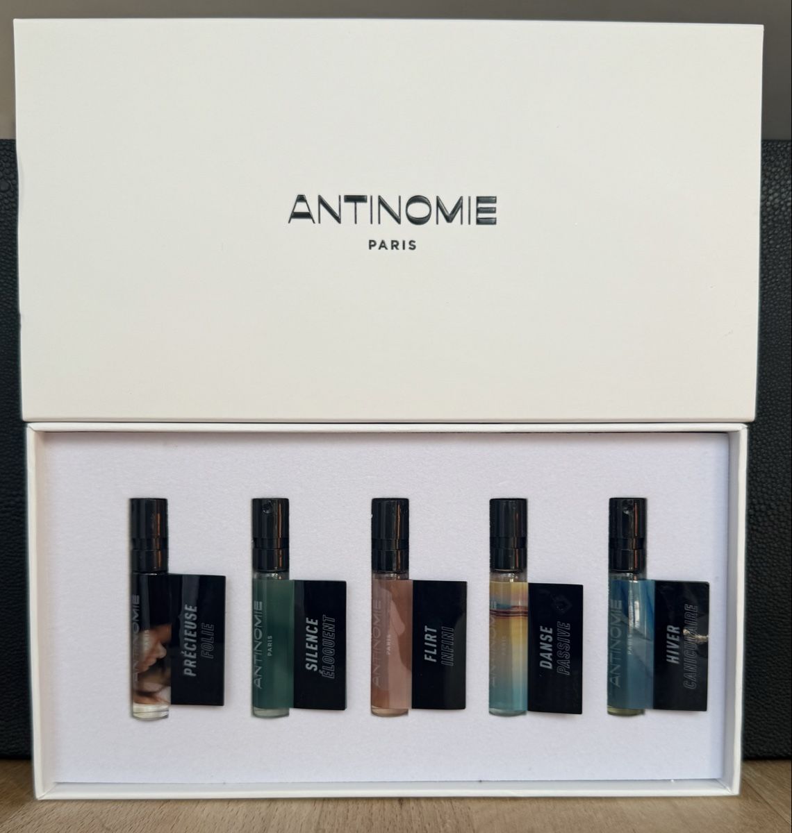 Profumi & Eau de Toilette: ANTINOMIE PARIS SAMPLER – Nuovo (secondo la descrizione) da Kölliken venduto da deleina 2