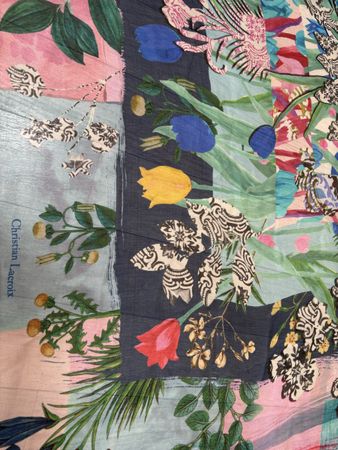 Foulard Christian Lacroix multicolore, motif floral, soie, n