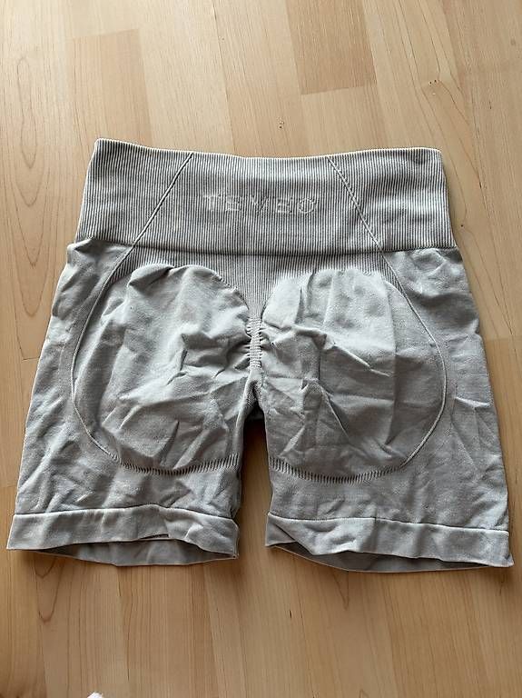 Leggings: Teveo Shorts  – D'occasion à Uttigen par Ninakim2002 1