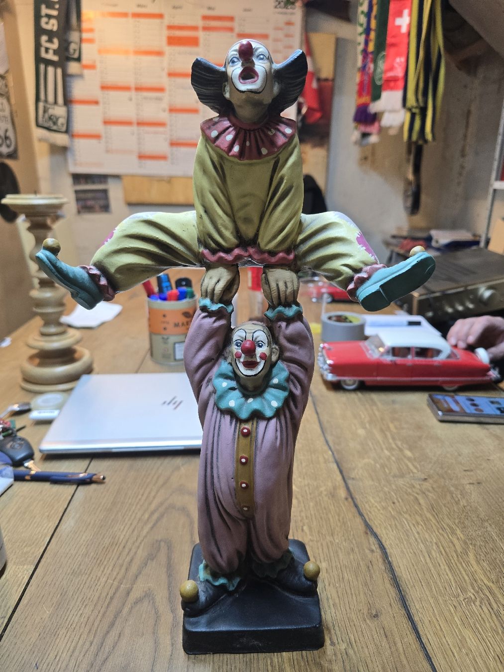 Figuren: alte Clown-Figur "Bockspringen" 42cm hoch (S2) – Gebraucht aus Rorschach von TimelessTrading