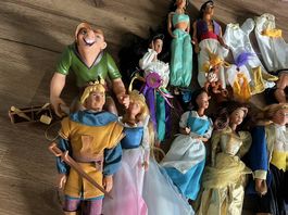 Disney Mattel Puppen Set mit viel Zubehör