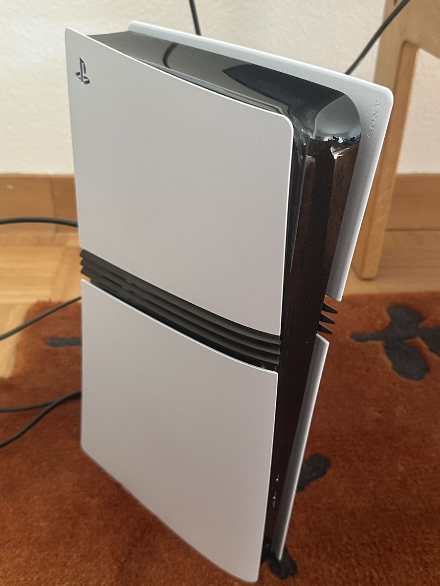 Sony Console: PS5 Pro – Nuovo (secondo la descrizione) da Zürich venduto da jonertb