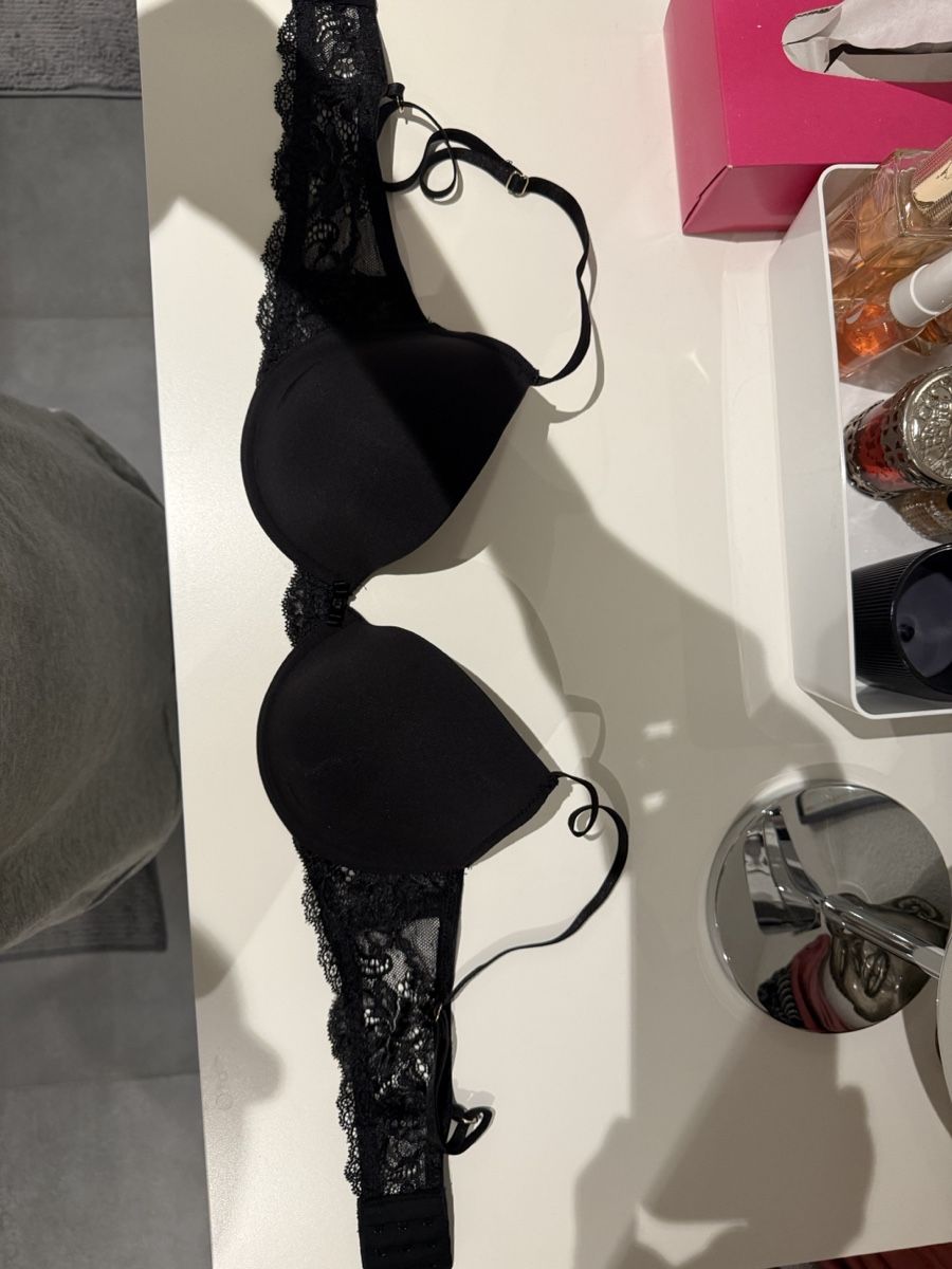 Altra biancheria intima: BH schwarz mit Spitze Gr 75c neu – Nuovo e nell'imballaggio originale da Muri AG venduto da tiffer26