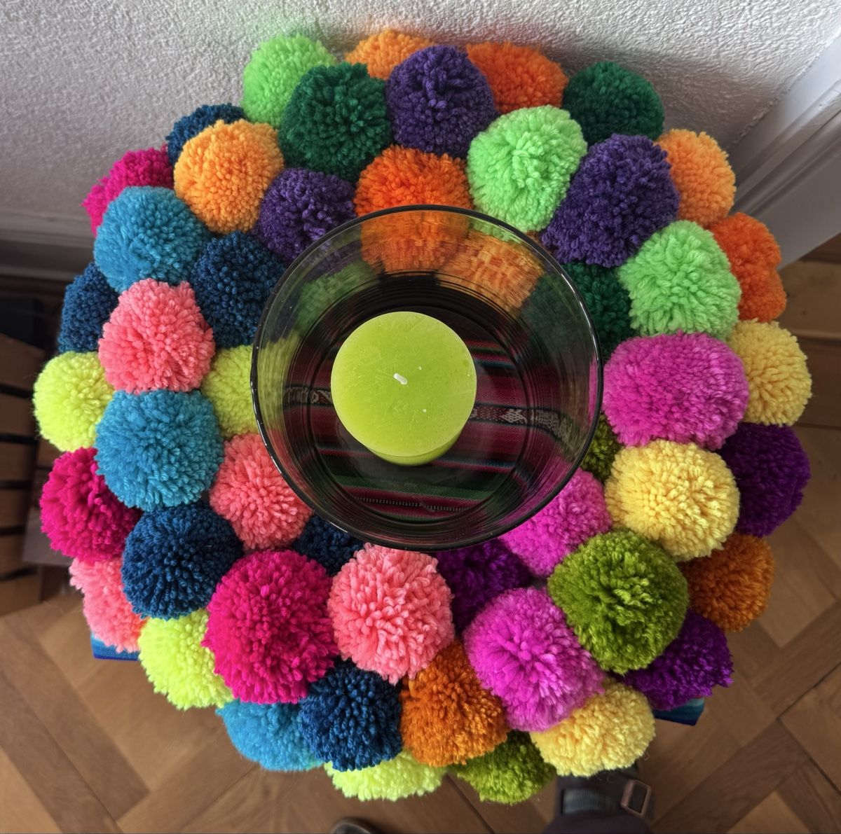 Tutte le decorazioni: Kranz mit bunten Pompons und Kerze – Nuovo (secondo la descrizione) da Biel/Bienne venduto da Tibet20 3