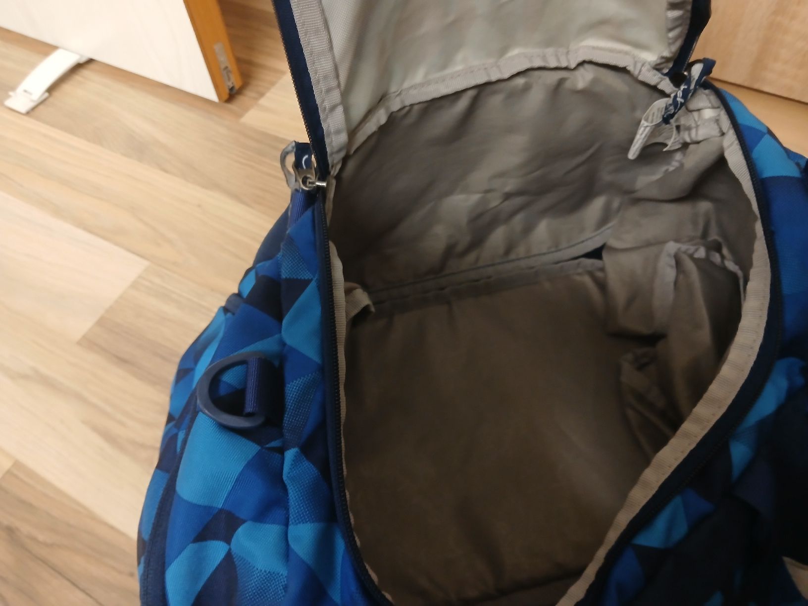 Satch Zaini: Satch Schulrucksack – Usato da Niederbipp venduto da nid_xjv9 5