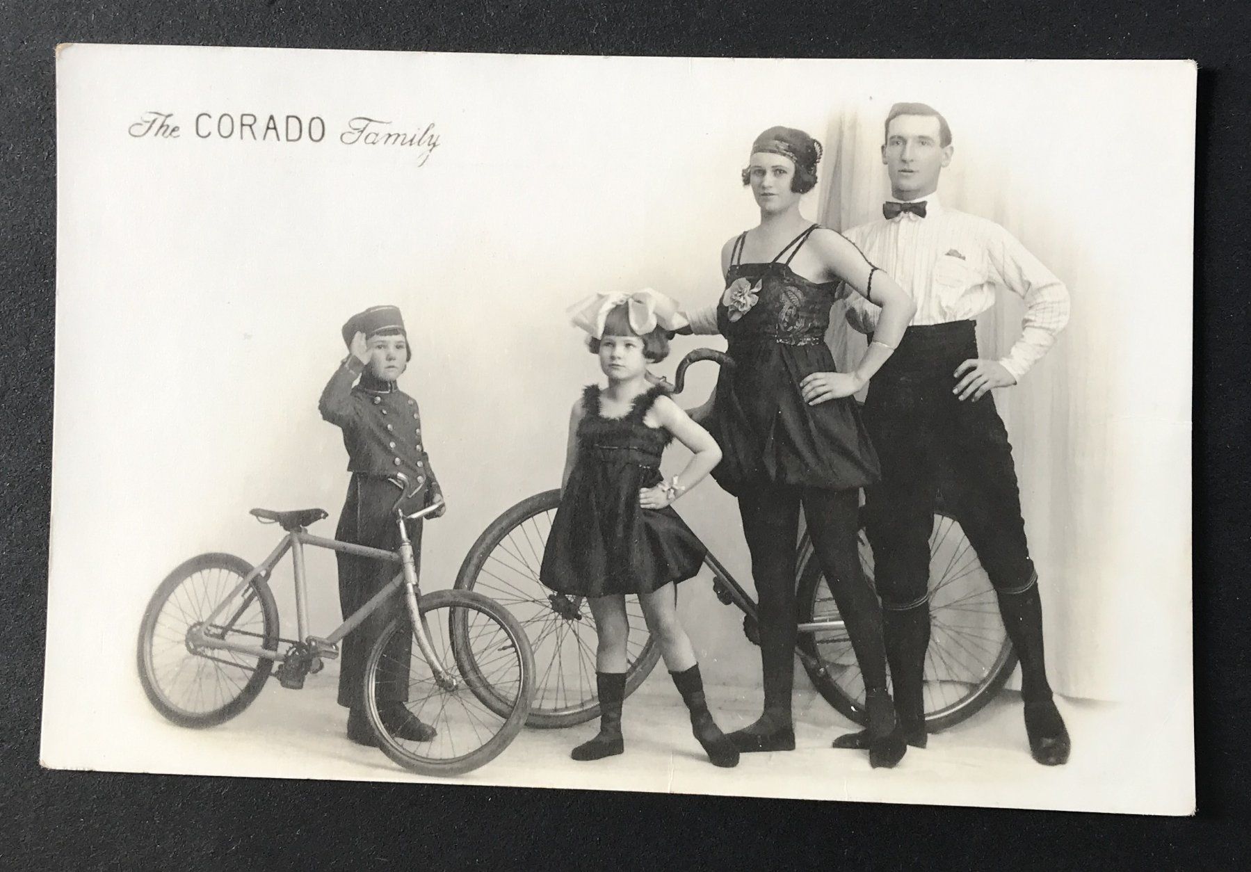 Ansichtskarten: ANTIKE ANSICHTSKARTE THE CORADO FAMILY – Gebraucht aus Ostermundigen von wini63