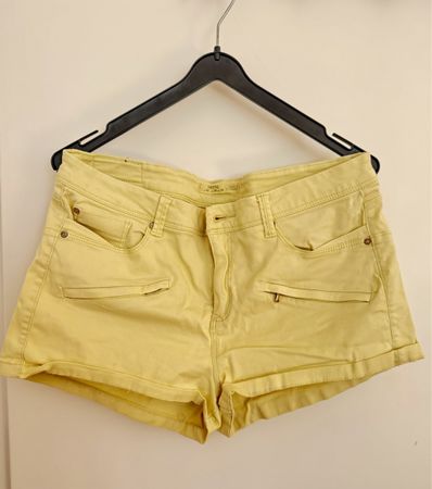 BERSHKA yellow shorts
