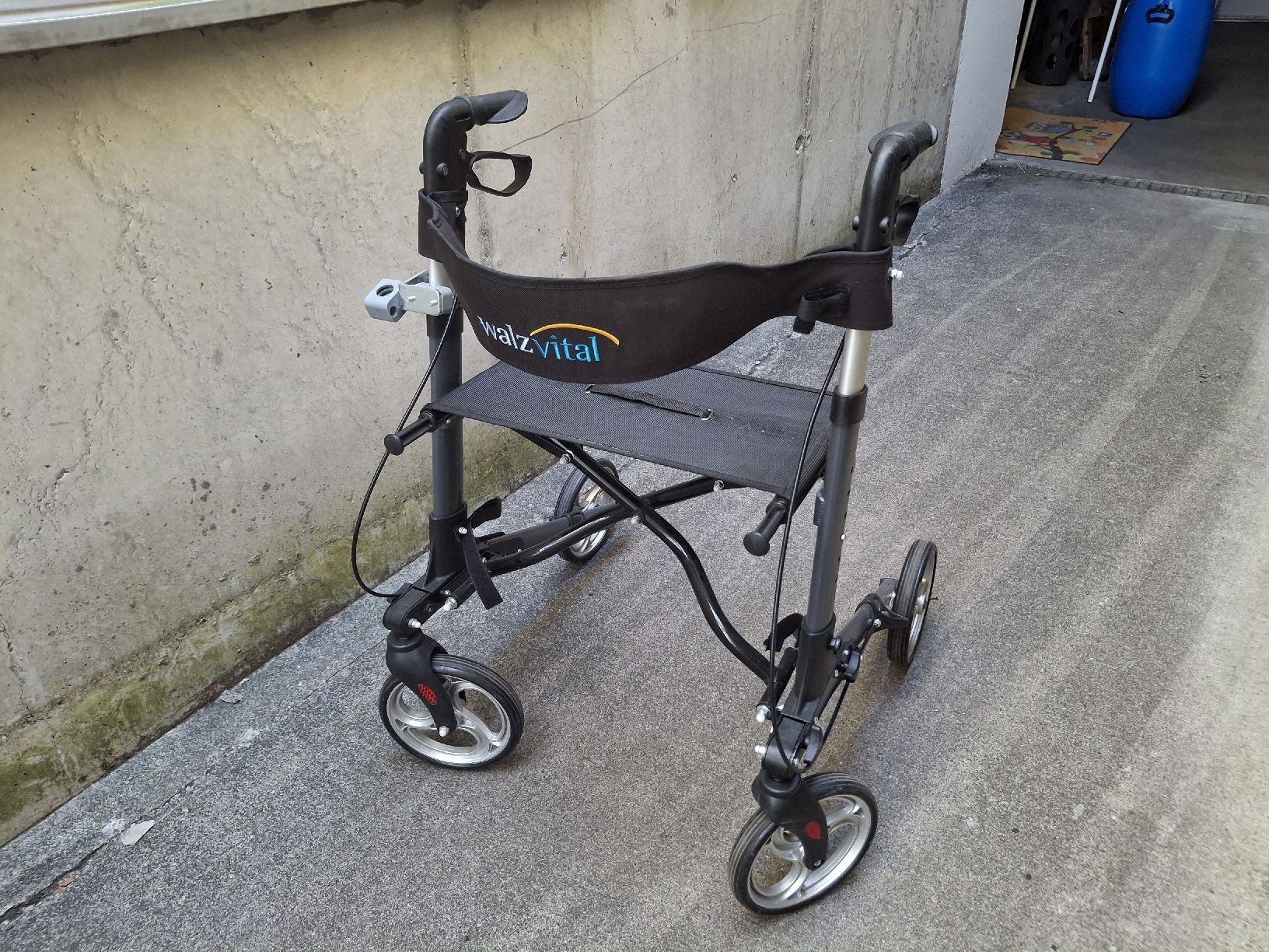 Ausili per la deambulazione: Rollator, Gehhilfe Walzvital – Usato da Fislisbach venduto da HurtiBrocki