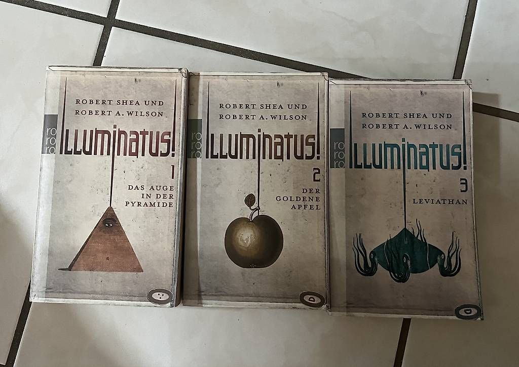 Libri: Illuminatus 1 2 3 Buch Robert Shea A. Wilson – Usato da Büsserach venduto da 93939