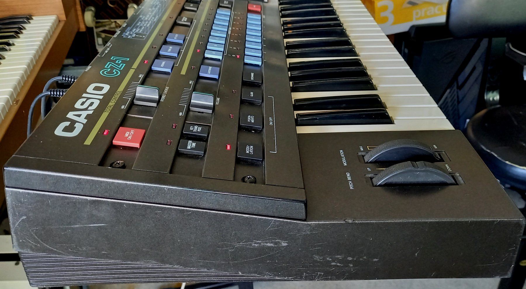 Casio Strumenti musicali: Casio CZ-1 Synthesizer + RAM Cartridge RA-6 – Usato da Luzern venduto da garlicia 5