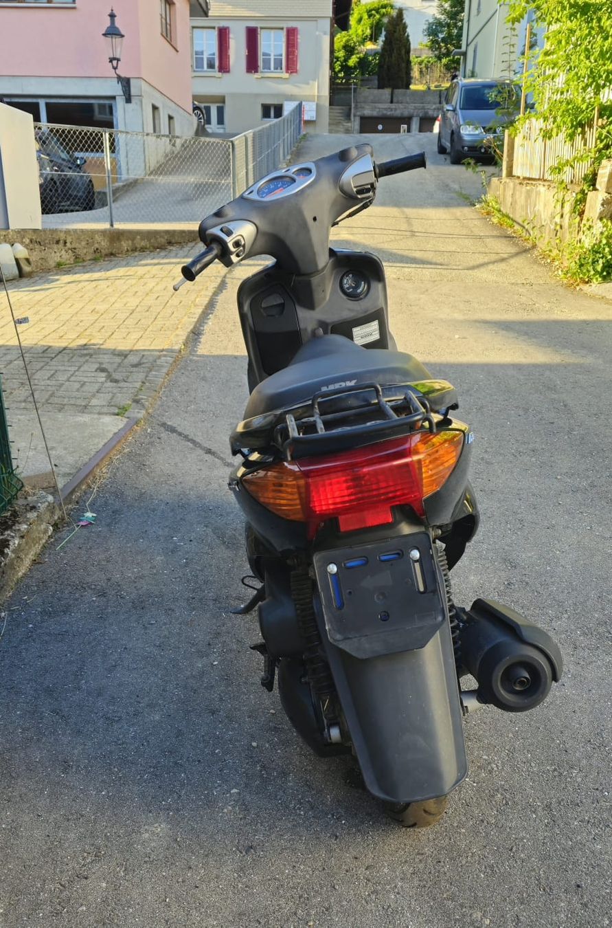 MBK Scooter: MBK XC125 FlameX ab 1.- – Usato da Huttwil venduto da Gucci-77 1