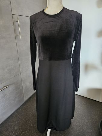 Kleid Nile schwarz Langarm Grösse M