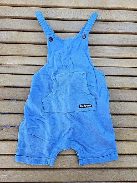 Hosen: Kurze Latzhose Gr. 92 – Gebraucht aus Thun von sst_y7mk