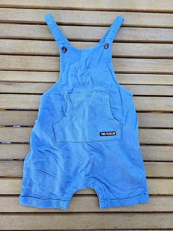 Kurze Latzhose Gr. 92
