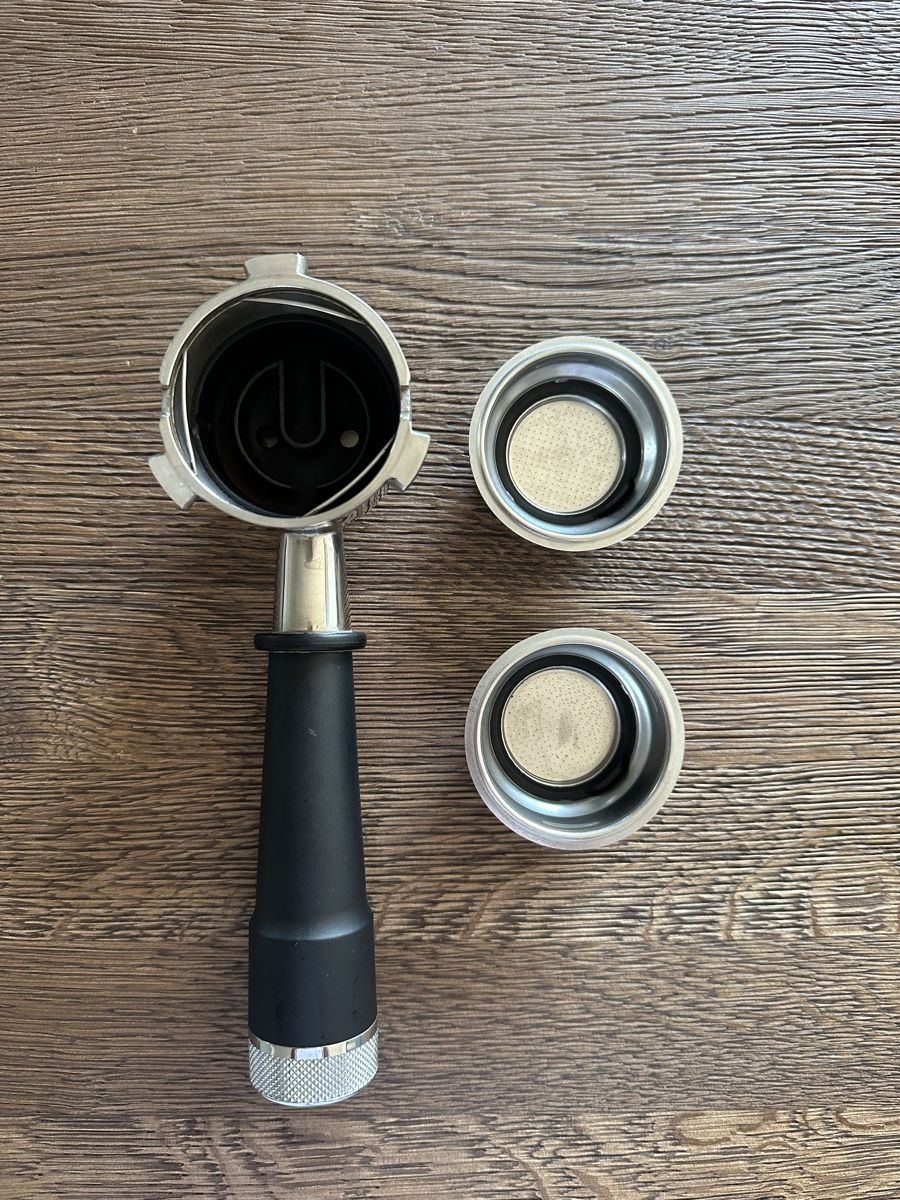 De'Longhi Kaffeemaschinen & Espressomaschinen: Siebträger mit zwei Einsätzen – Gebraucht aus Luzern von aaalliinne