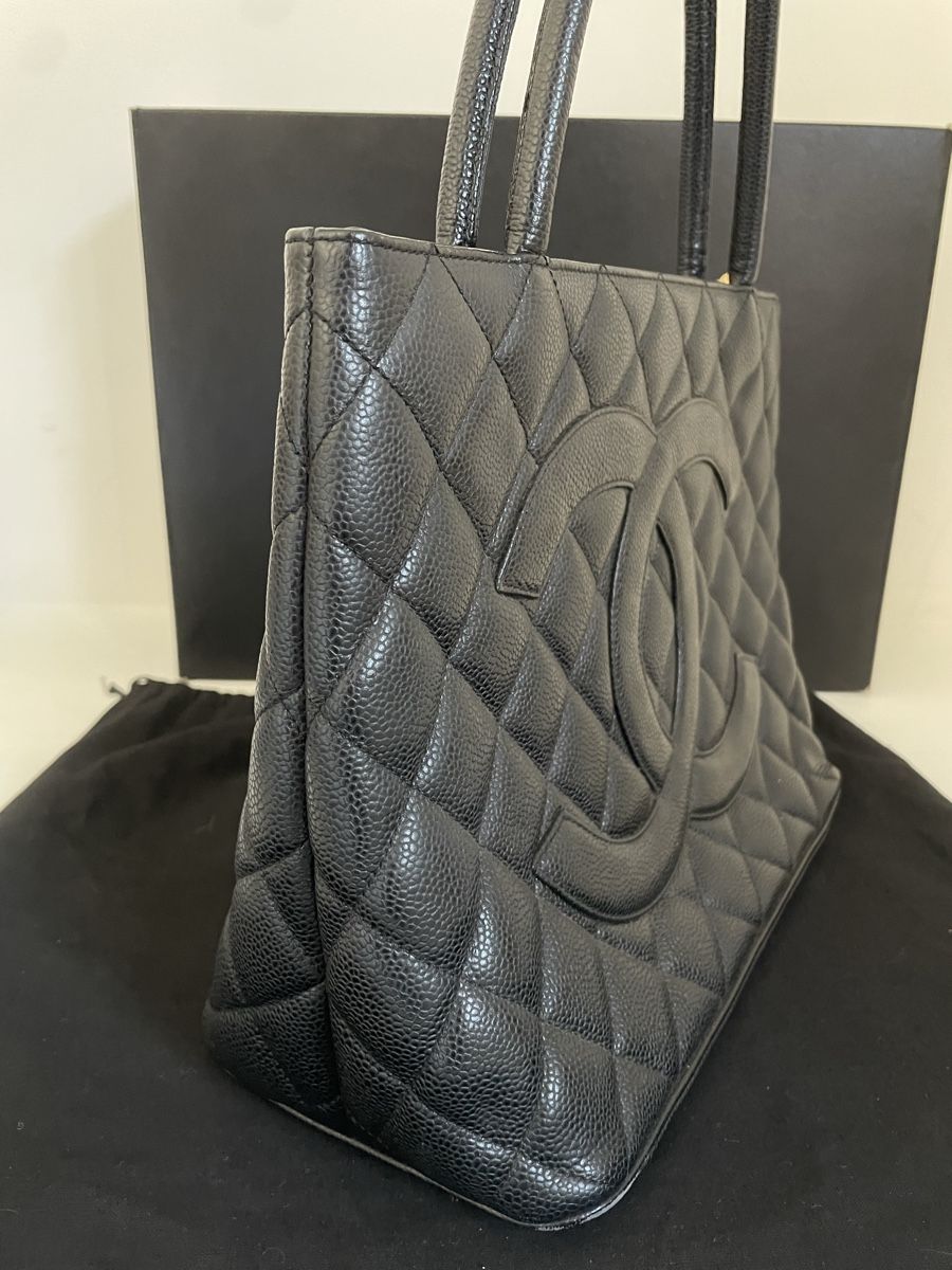 Chanel Taschen für Damen: Chanel Médaillon Vintage – Gebraucht aus Haute-Nendaz von velvetsummit.co 2