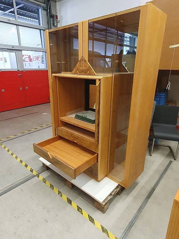Vetrine: Vitrinenschrank mit 4 Schubladen – Usato da Grosswangen venduto da chreguu