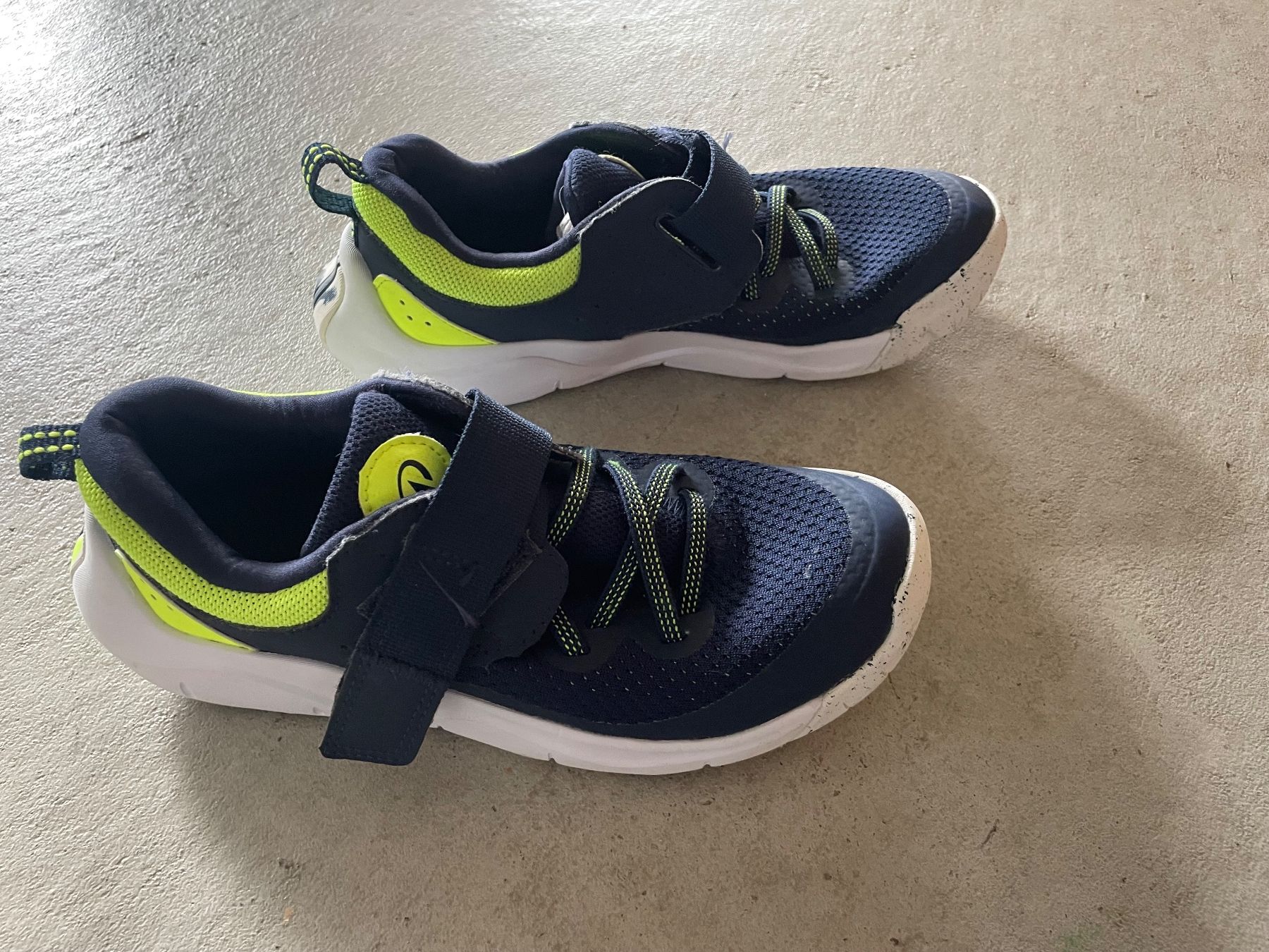 Decathlon Schuhe für Jungen: Turnschuhe Grösse 34 – Gebraucht aus Ins von Smad 1