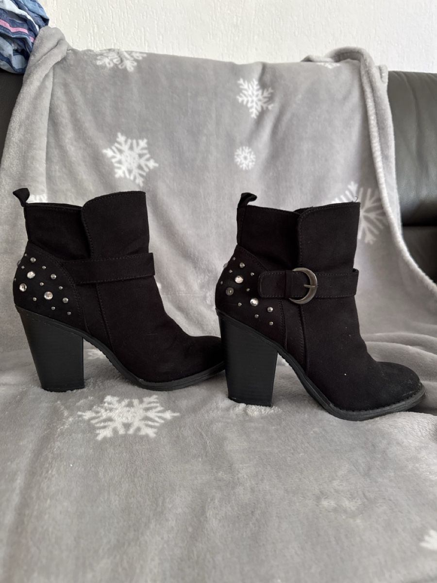 Cube Scarpe da donna: Cube Stiefeletten – Usato da Kloten venduto da and_9mqp 2