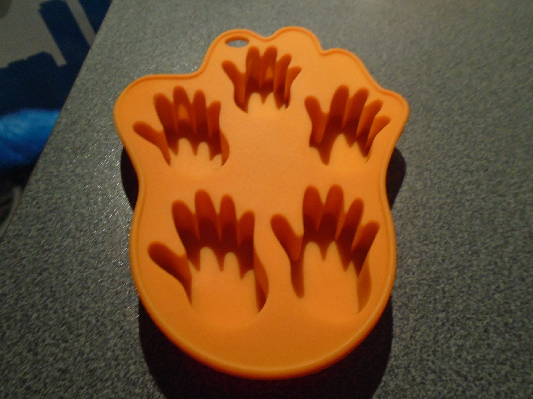 Backformen: Silikon Form Hände, orange – Neu und originalverpackt aus Zürich von abraxas1291