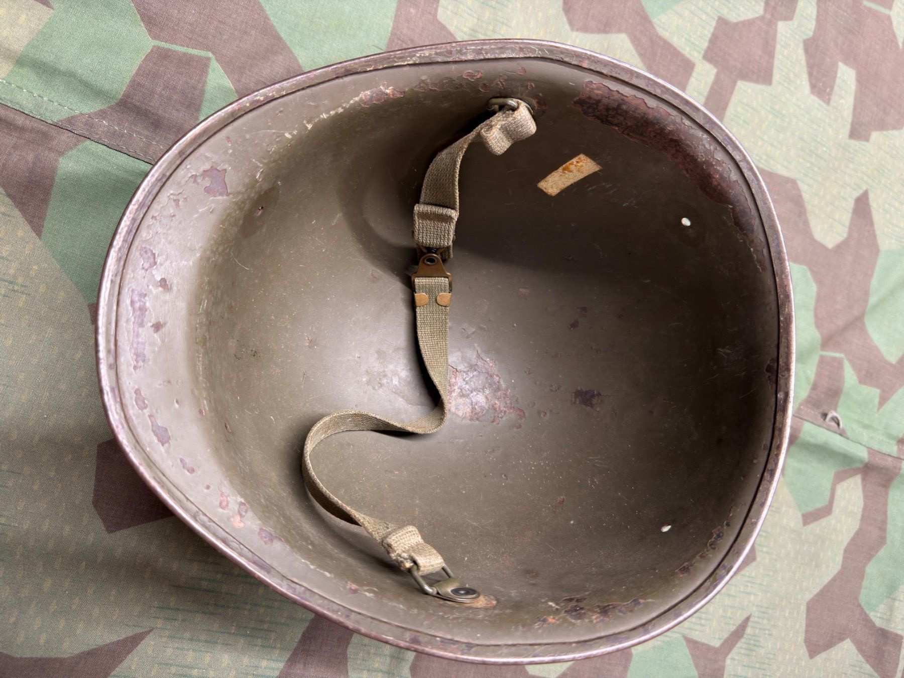 Uniformi: Stahlhelm M-1 Glocke – Usato da Bauma venduto da SwissMilitaria 3