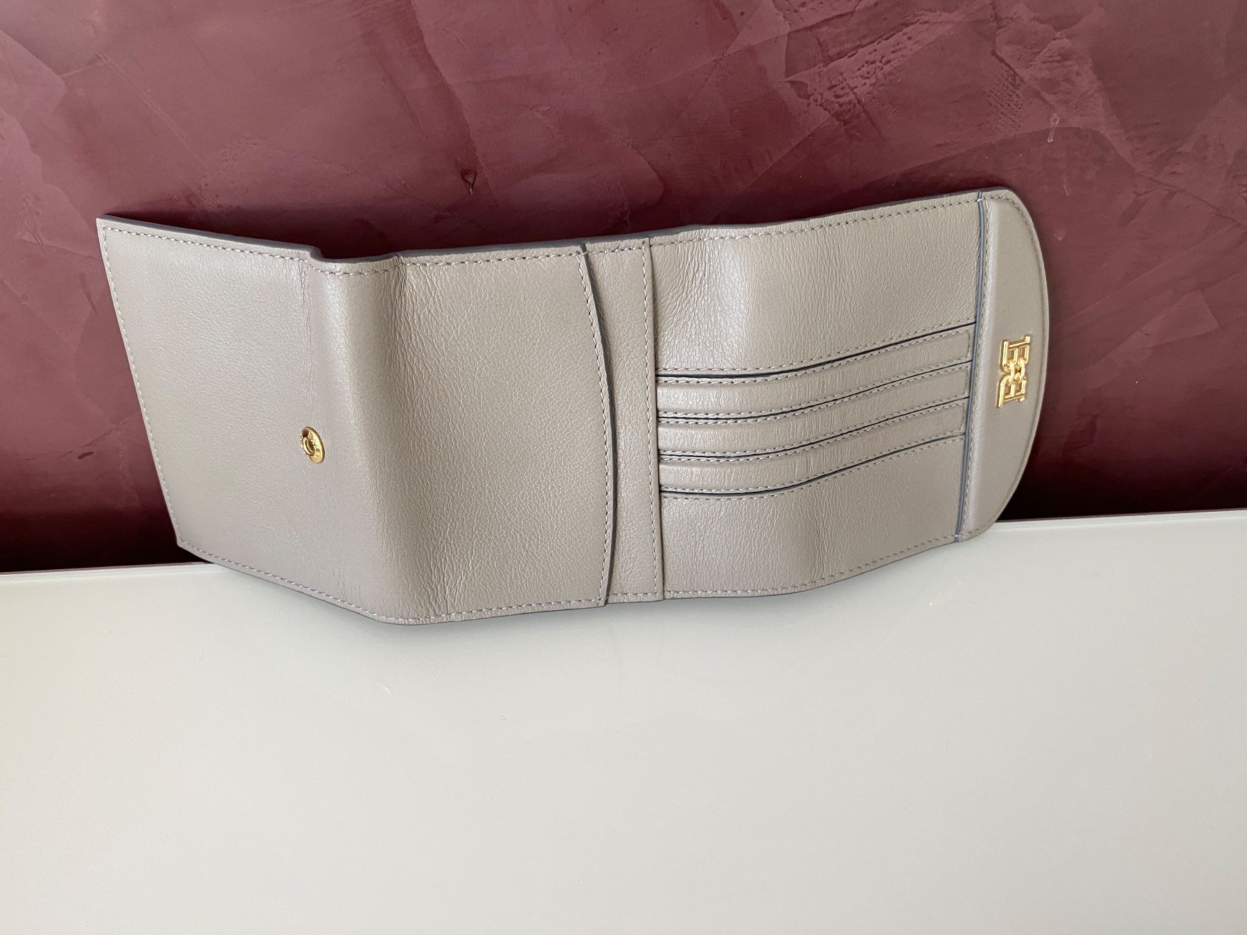 Bally Portamonete: Bally Geldbörse Blessy tri-fold leather wallet – Nuovo e nell'imballaggio originale da Volketswil venduto da praxis12 3