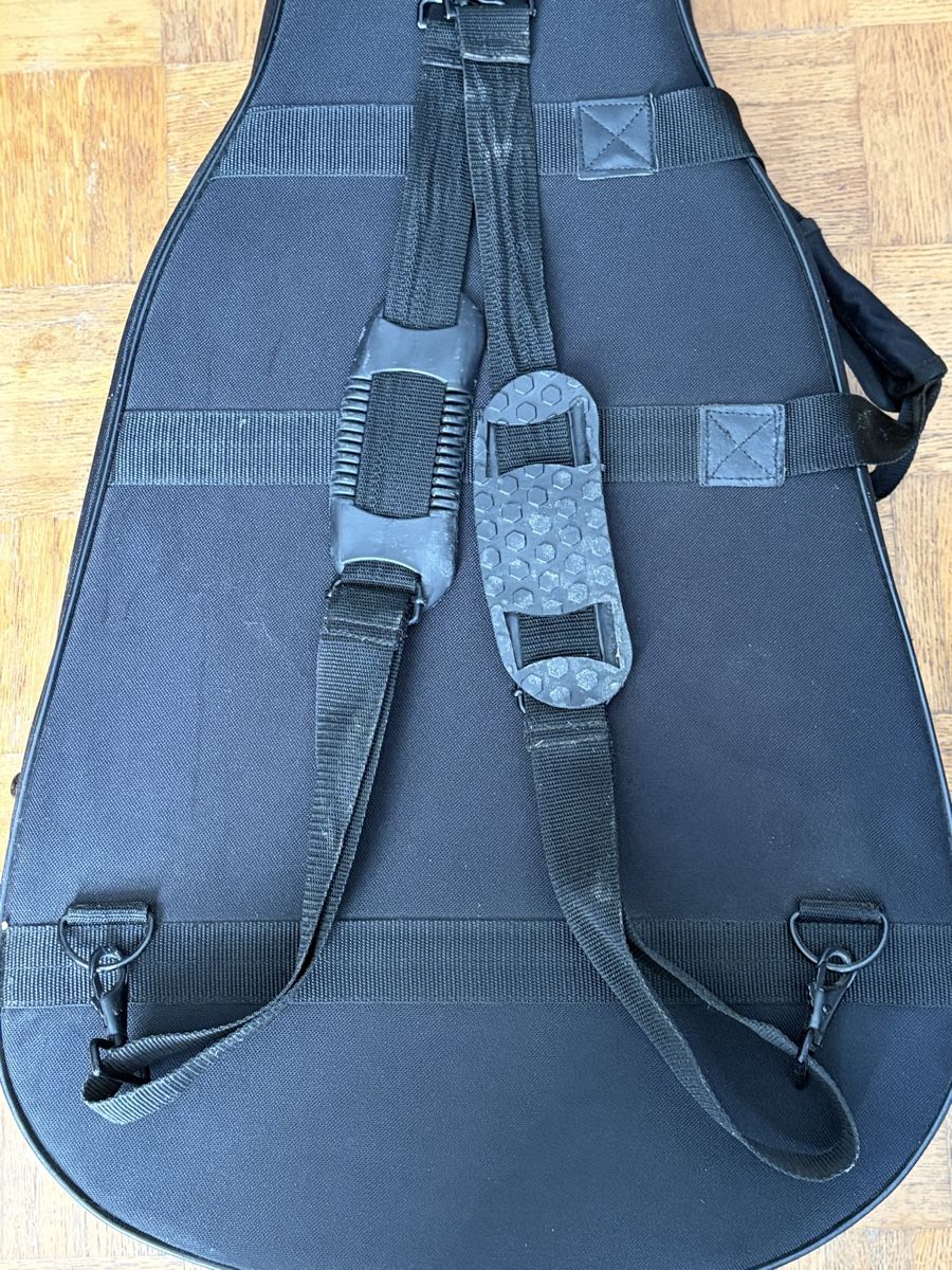 Strumenti musicali: Gitarren Koffer – Usato da Lengnau BE venduto da most45 7
