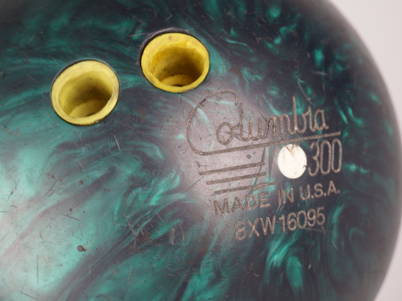 Bälle: US Columbia 300 Bowlingkugel – Gebraucht aus Rüti ZH von Restwert_Rueti_ZH 3