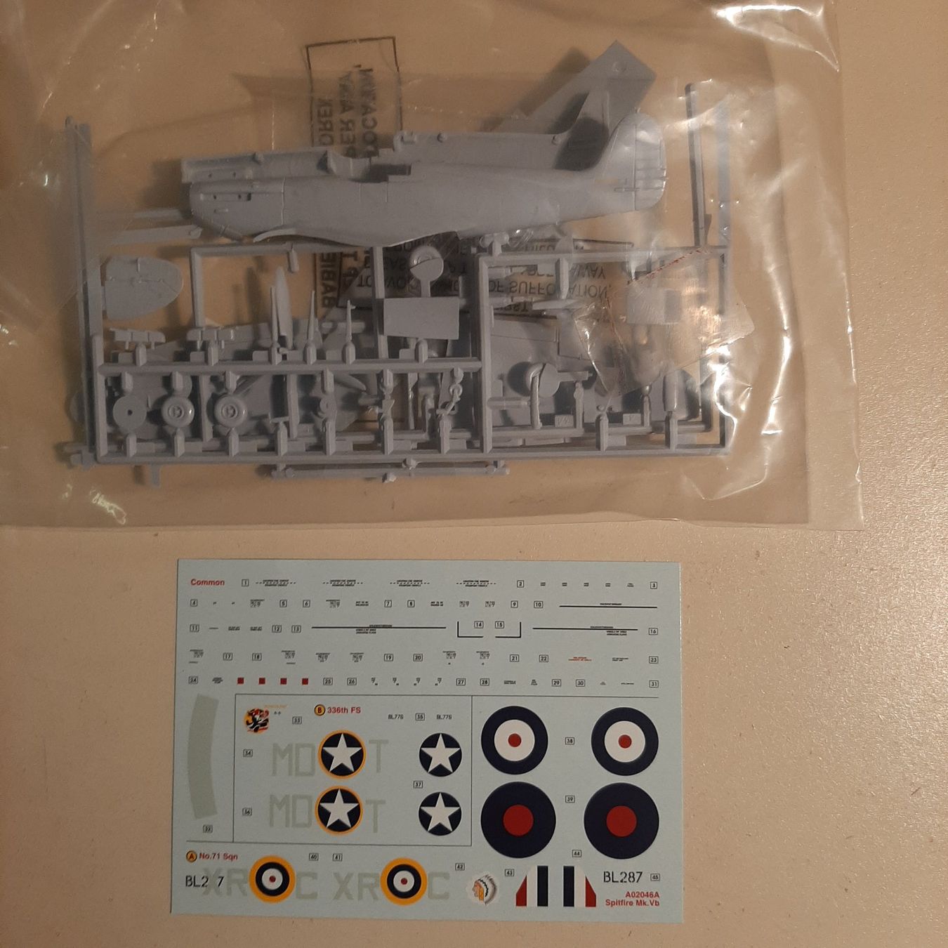 Airfix Kit di modellismo & Modellini statici: 982 ... Supermarine Spitfire Mk V B ... Airfix 02046 – Usato da Bonstetten venduto da Benibanny59 4