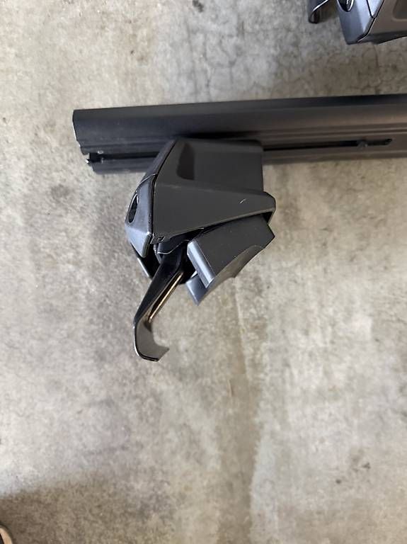 Portapacchi: Thule Dachträger Toyota Auris/Corolla – Usato da Dietikon venduto da ermfam9 1