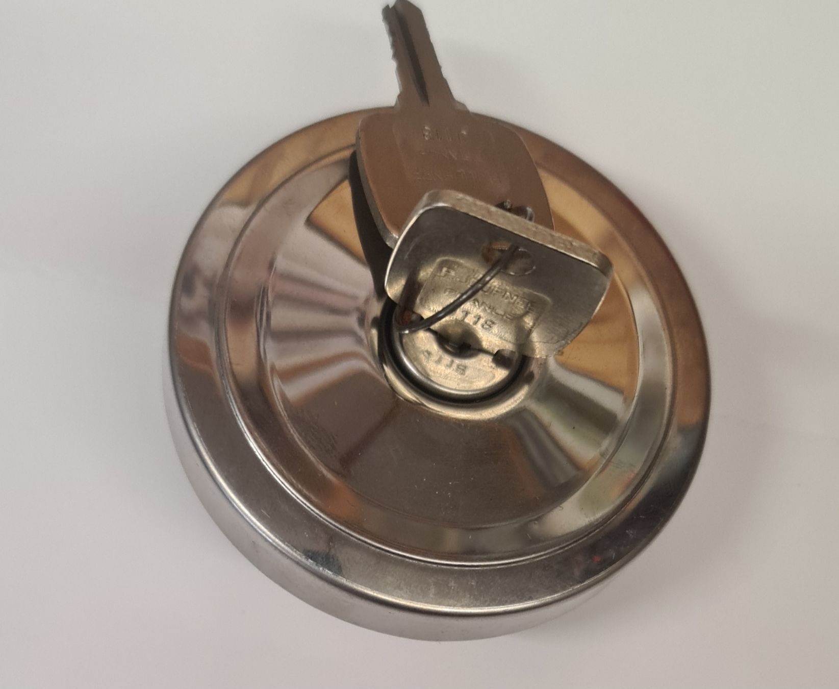 Accessori per altri veicoli: Tankdeckel abschließbar inkl.2.Schüssel – Nuovo (secondo la descrizione) da Windlach venduto da Noldi6 2