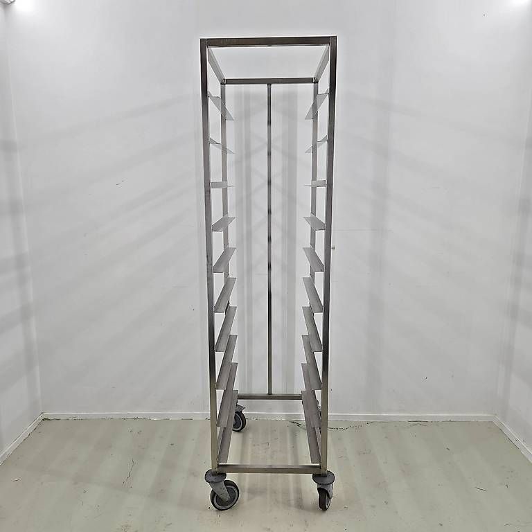 Mobili & Arredamento: Tablettwagen 10 Einschübe B 42.5 x T 69 cm – Usato da Wolhusen venduto da Gastrorampe 1