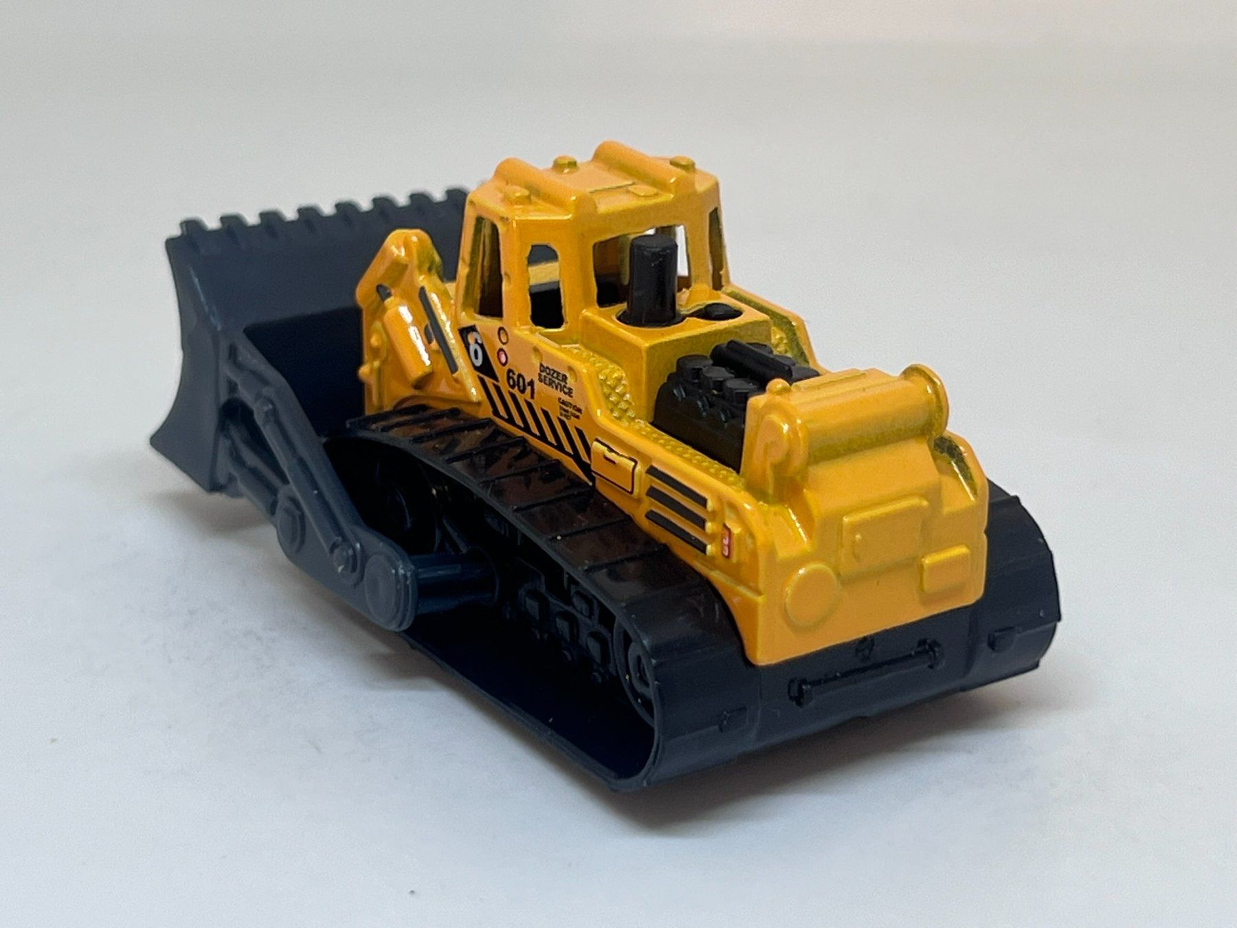 Matchbox Modellini d'auto: Matchbox Bulldozer #553 – Usato da Wildegg venduto da LaaBoutique 2